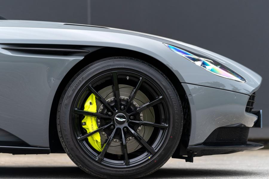 Колеса Aston Martin DB11 AMR 2018 года  (WW) (фото 25 из 43)